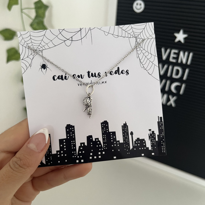 Collar spiderman plateado ♡