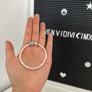 Brazalete tipo Pandora corazón