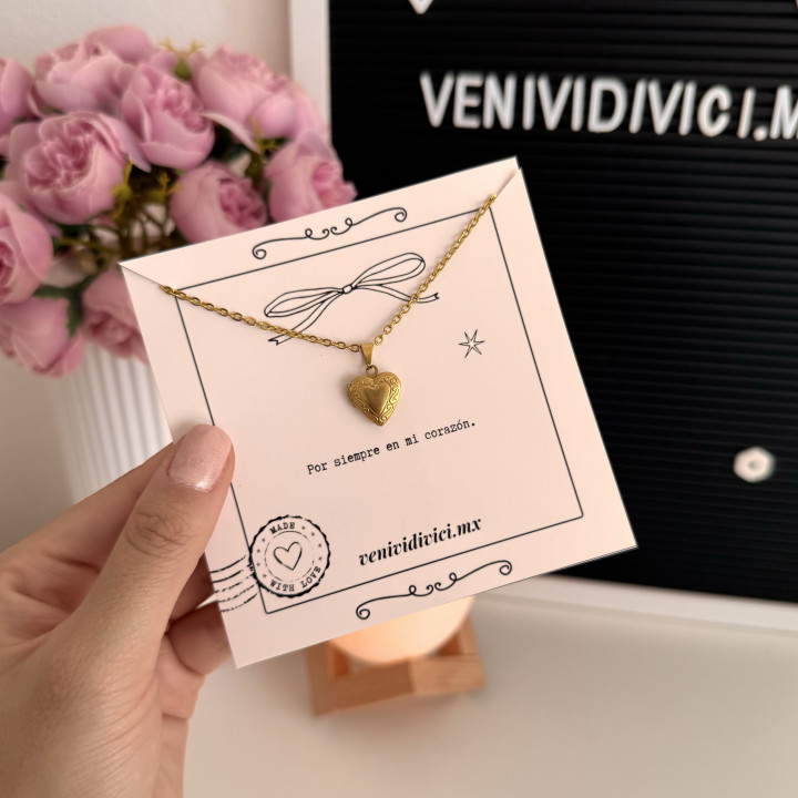 Relicario mini corazón iniciales