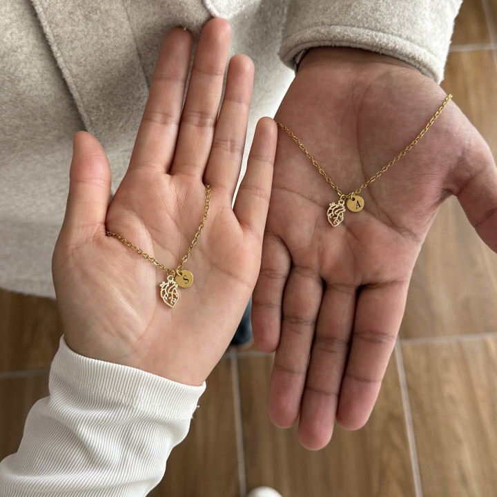 Collares corazón anatómico con inicial