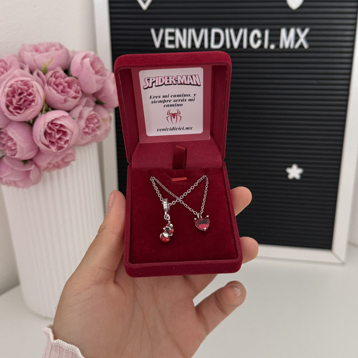 Collares Spiderman y corazón