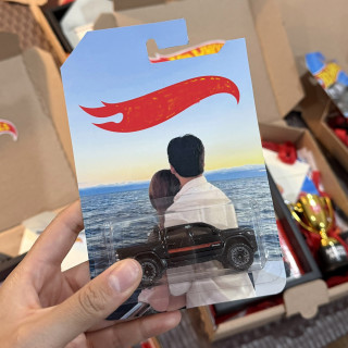 Tarjeta personalizada con coche