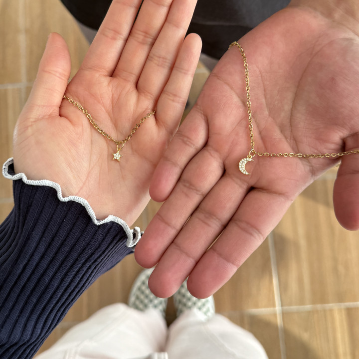 Dúo de collares media luna y estrella
