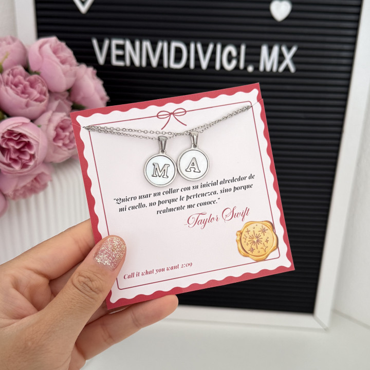 Collares iniciales pareja plateados