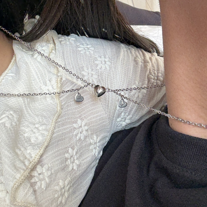 Dúo de collares inicial e imán