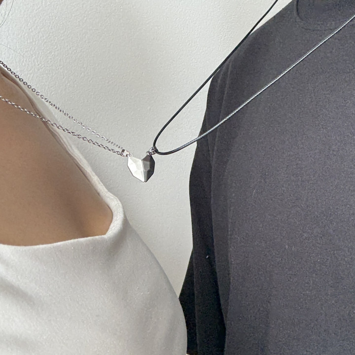 Collares chimuelo y furia luminosa