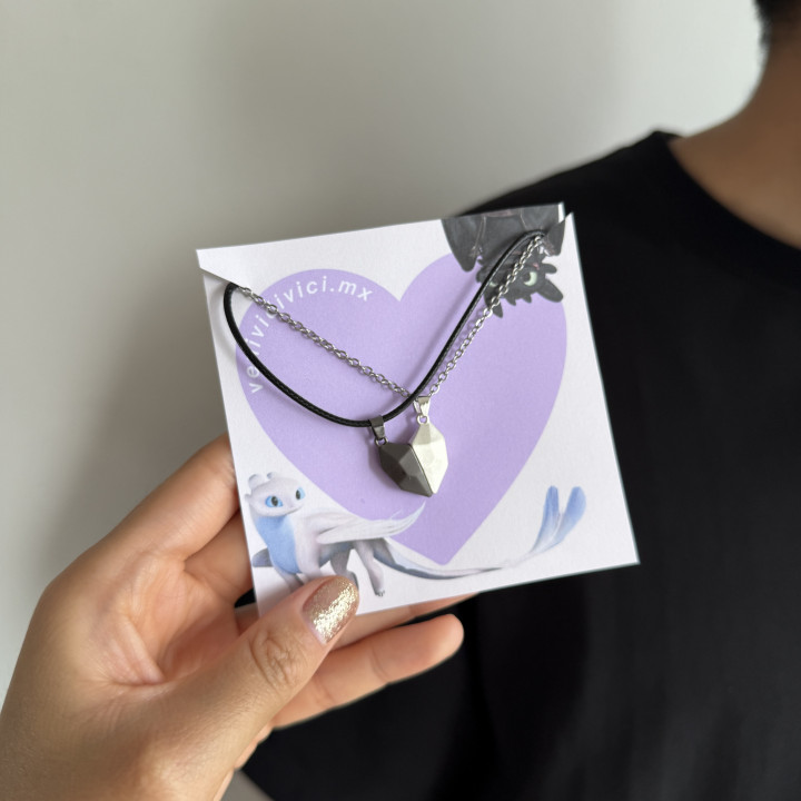 Collares chimuelo y furia luminosa