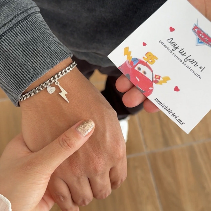 Brazalete McQueen con inicial