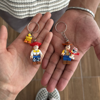 Dúo de llaveros lego Woody y Jesse
