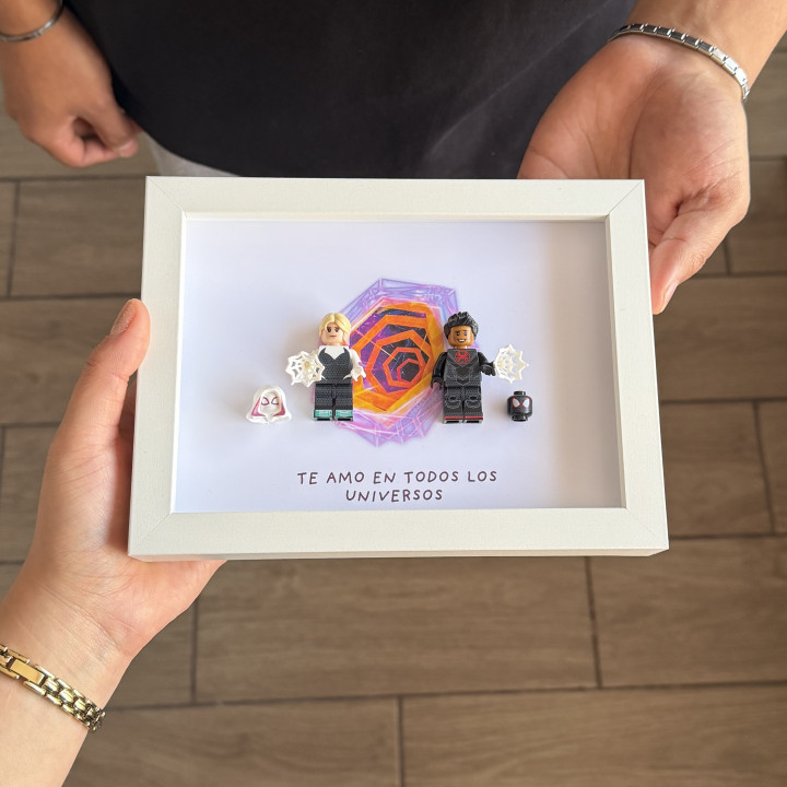 Cuadro lego pareja Spiderman y Gwen